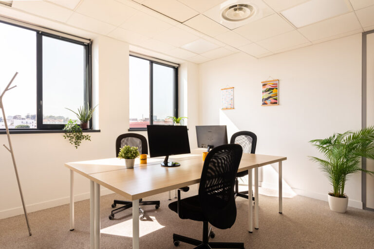 bureau-3-poste-light
