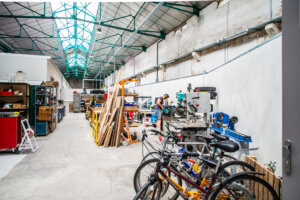 ateliers, bureaux et espaces de stockages flexibles et économiques à villeurbanne, la solution de bel air industry